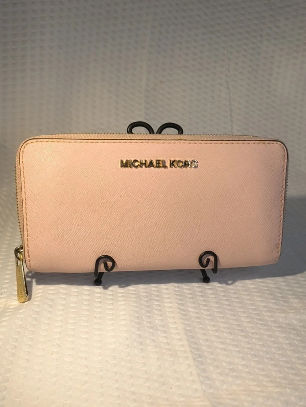 Michael Kors Pale Pink Saffiano Zip Wallet with Gold Logo